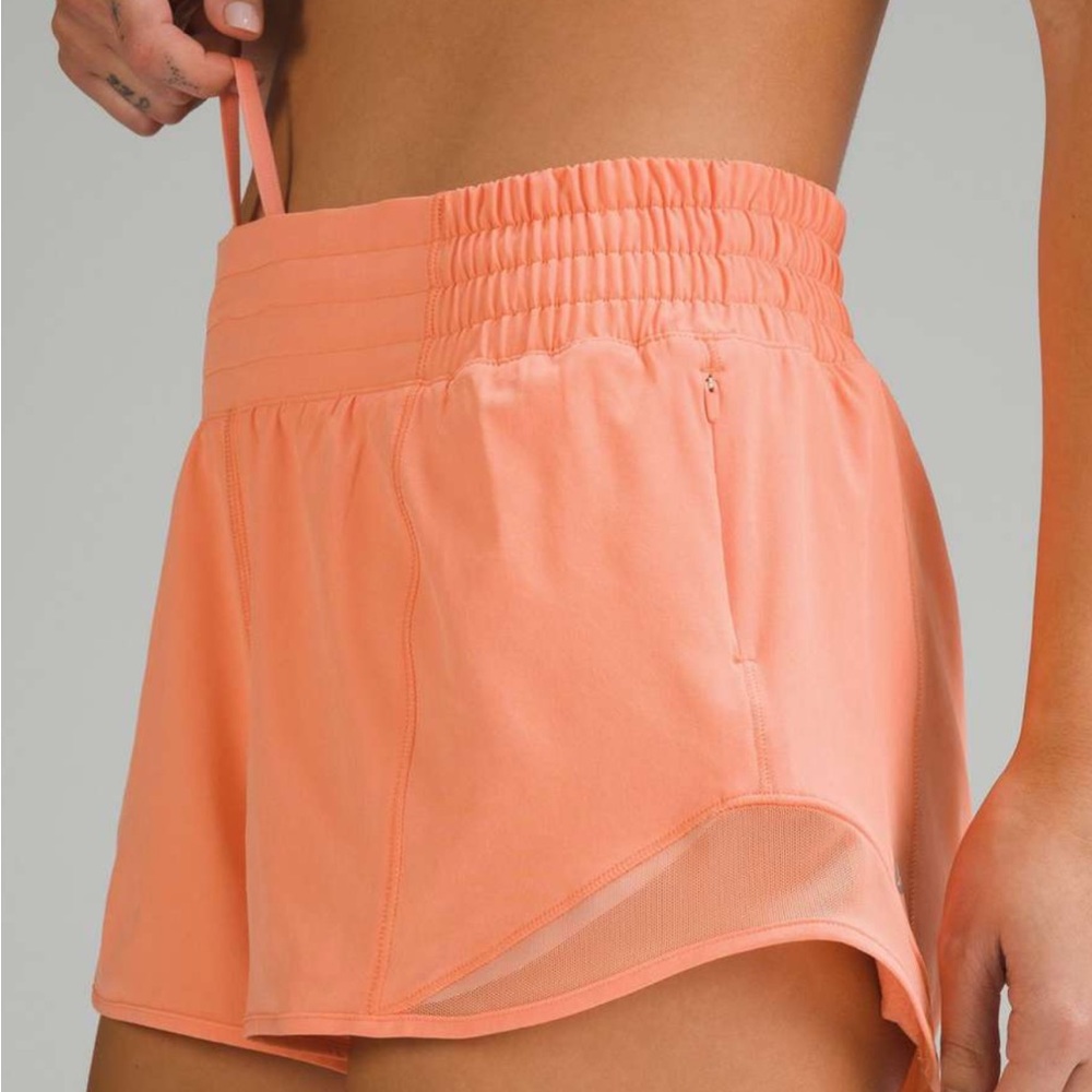 Lululemon Hotty Hot High-Rise Lined Short 2.5"
